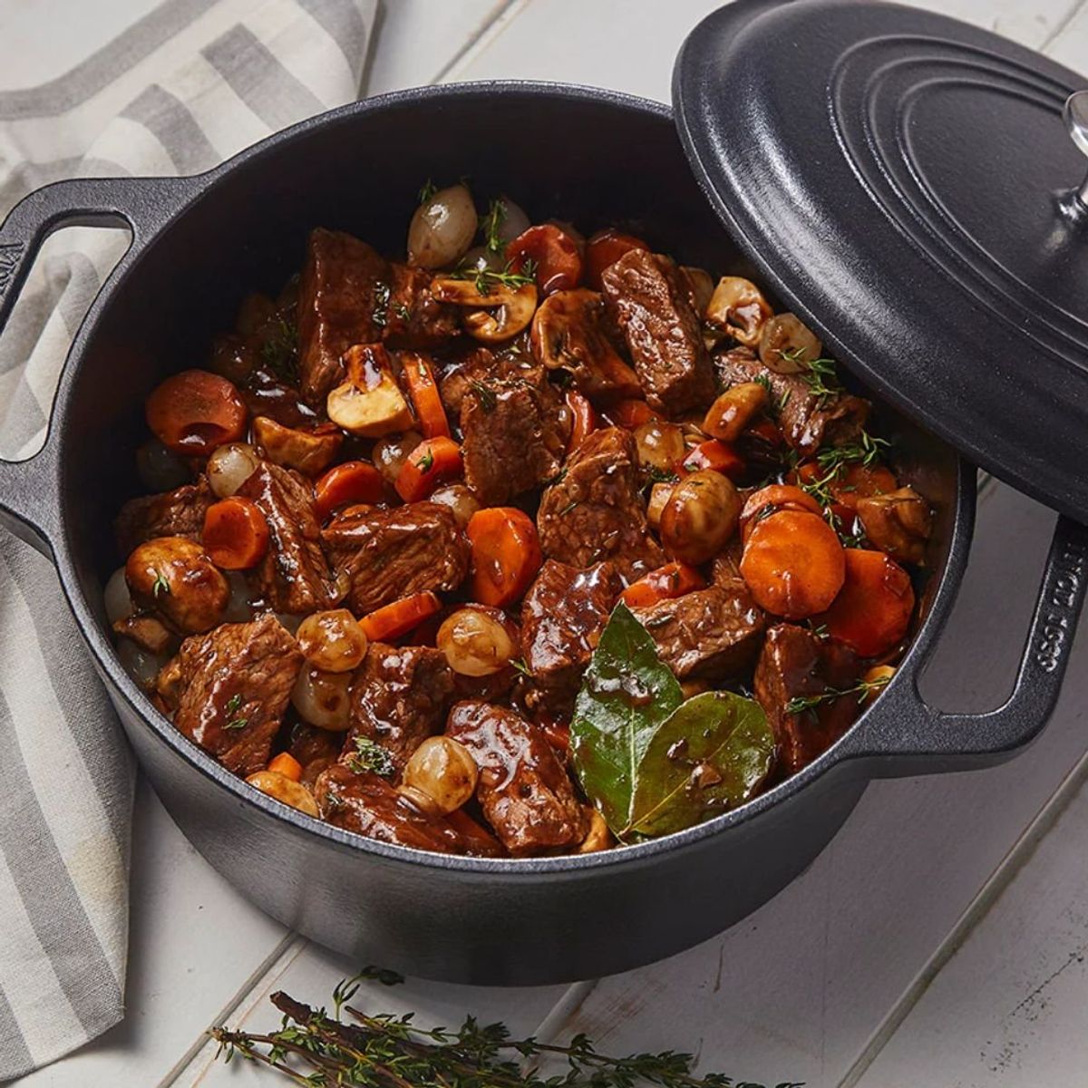 VICTORIA - Olla Victoria hierro fundido esmaltado 5.7 lts