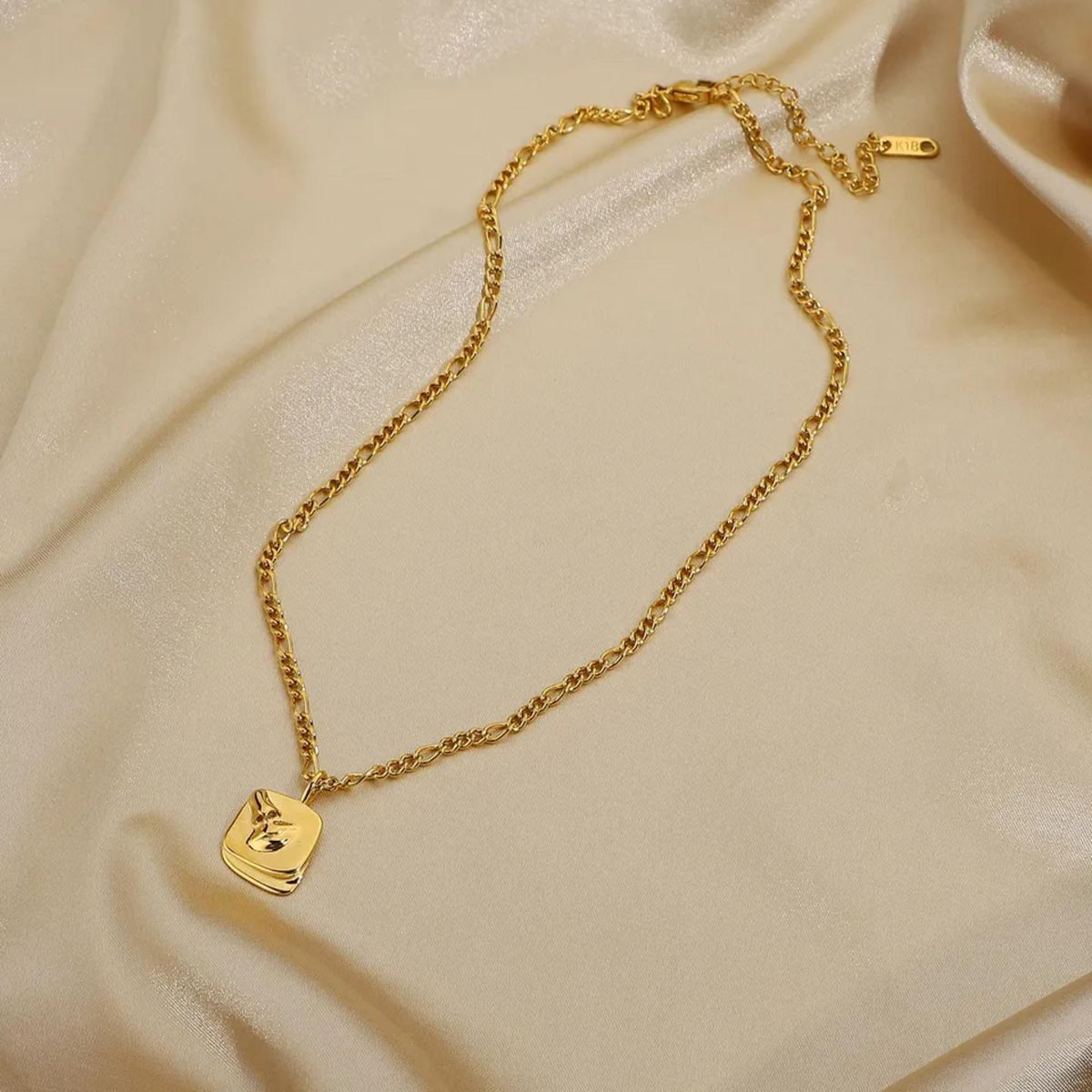 GENERICO - COLLAR MUJER  MODELO POKER FACE