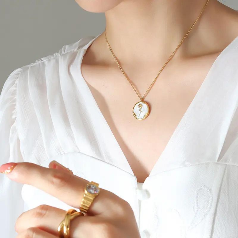GENERICO - COLLAR MUJER BAÑADO EN ORO 18K MODELO NACAR PLATA