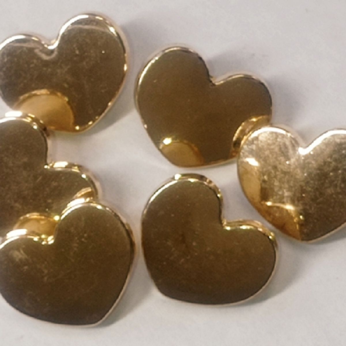 GENERICO - Set de botones Metalicos Diseño Corazon 6 unidades