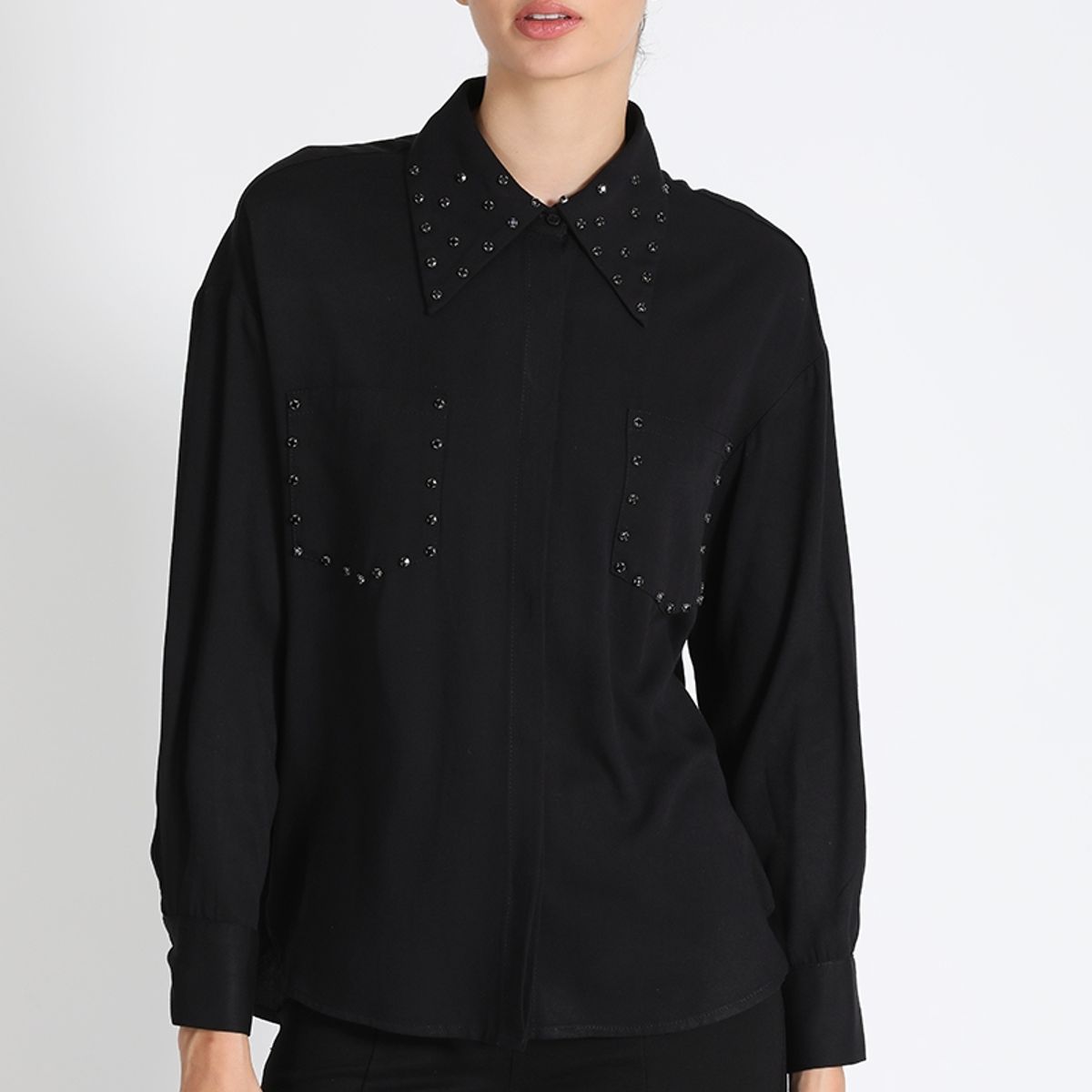LIOLA - Blusa Camisero Básica Negra Liola