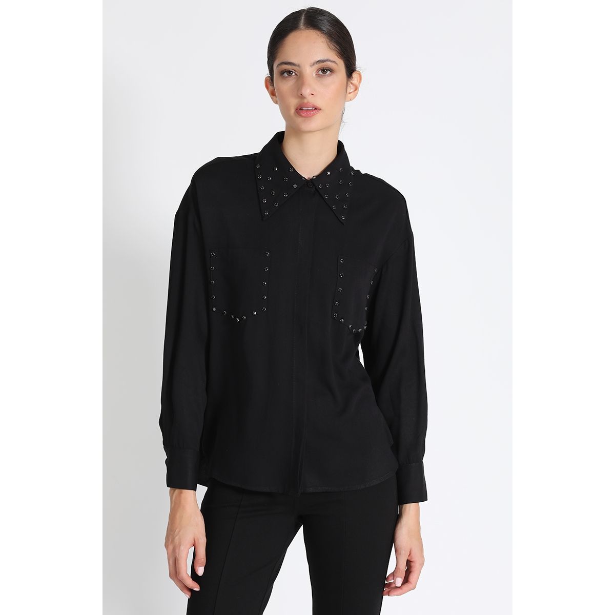LIOLA - Blusa Camisero Básica Negra Liola