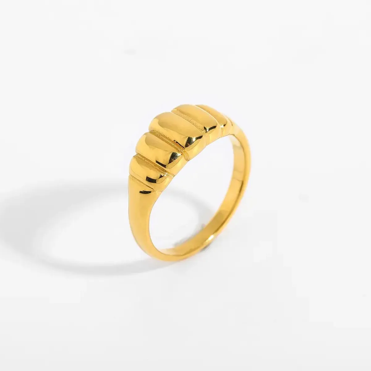 GENERICO - ANILLO MUJER TEXTURADO MODELO SIRENA BAÑADO EN ORO 18K