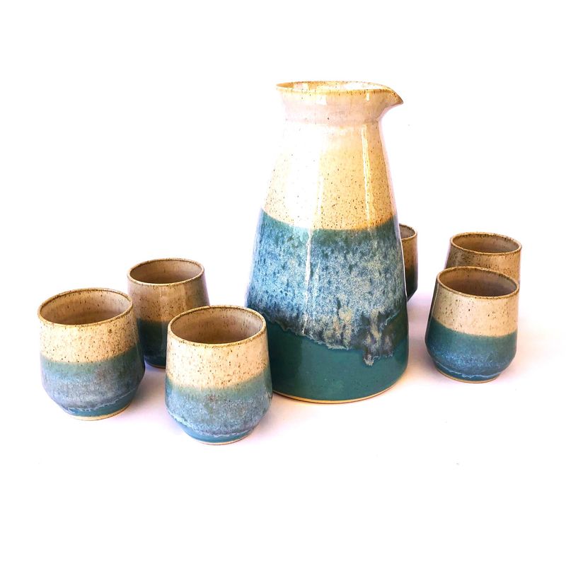 BRIGITTE LAHSEN - Set Pisco Sour Turquesa. Incluye un jarro y 6 seis vasos.