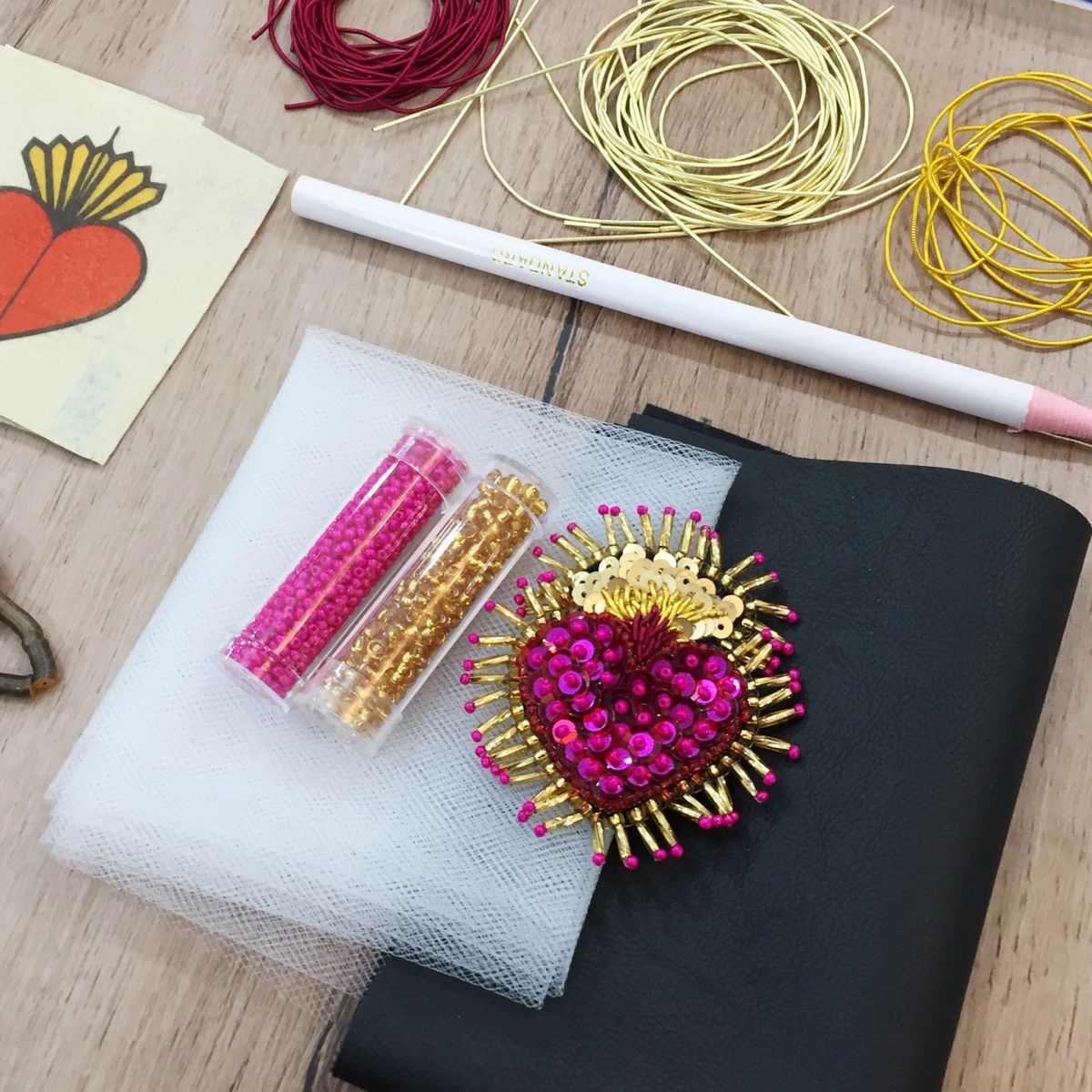 MARTIN BORDADOR - Kit Pedrería Corazon fucsia clase online