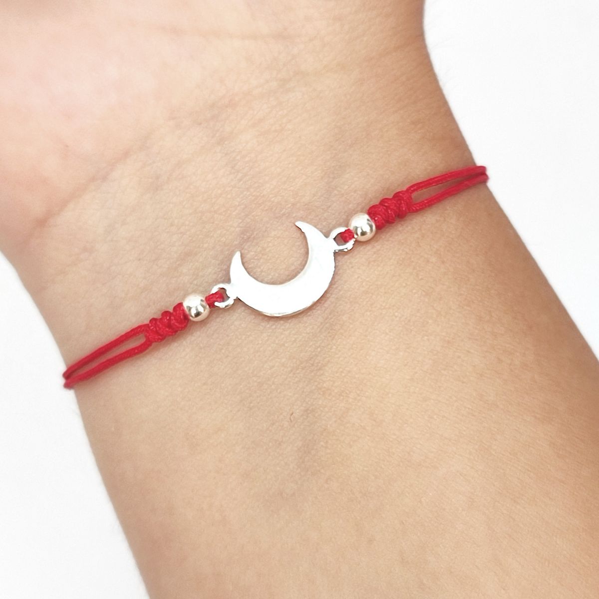 COGGIOLA - Pulsera Luna Invertida Plata Fina 925 Cordón Rojo