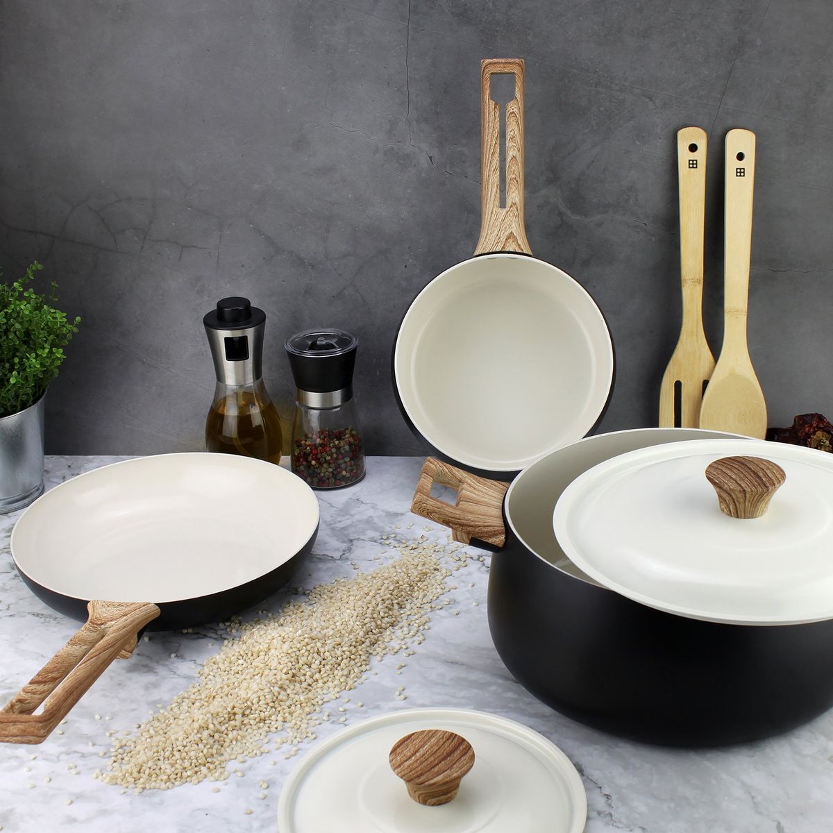 FANTUZZI - Batería de cocina de aluminio 7 Piezas negro Biela Fantuzzi