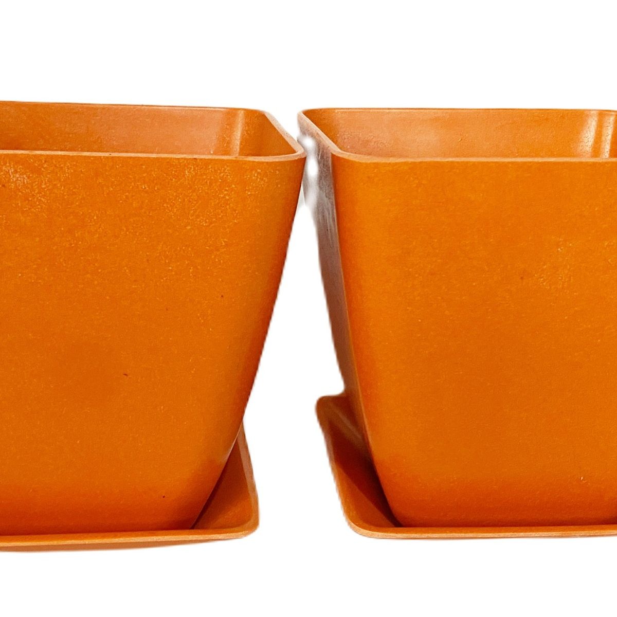 DECOGREEN - SET 2 MACETEROS BIODEGRADABLES  PLATO CUADRADO NARANJO