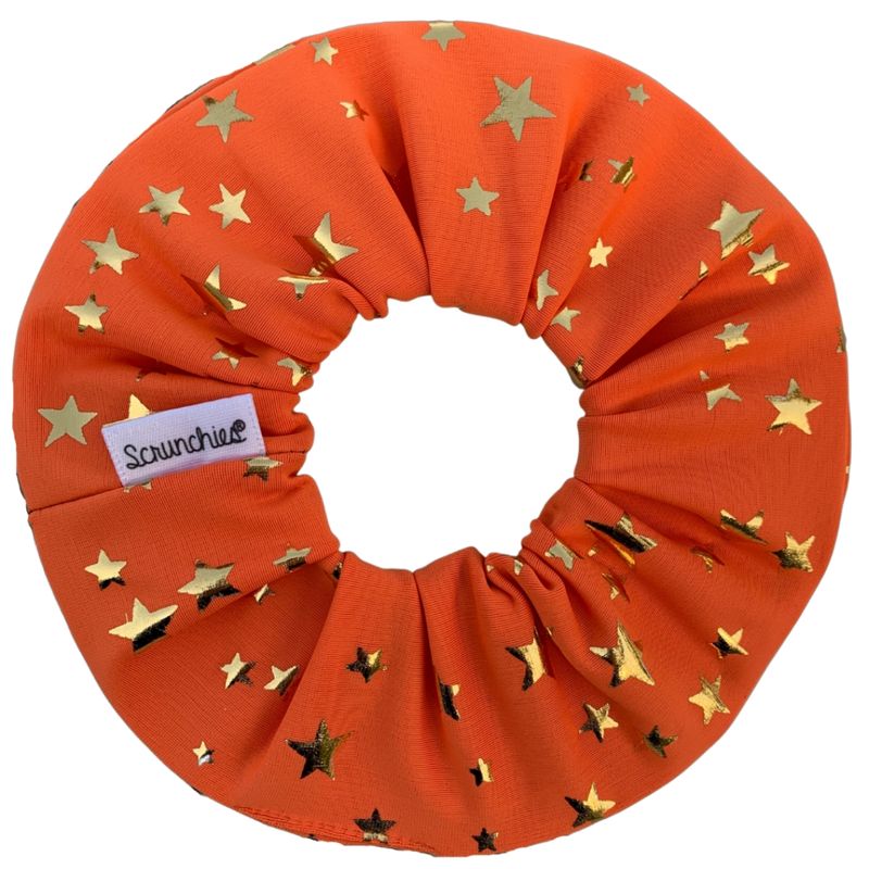 SCRUNCHIES - Scrunchie lycra naranja con estrellas doradas