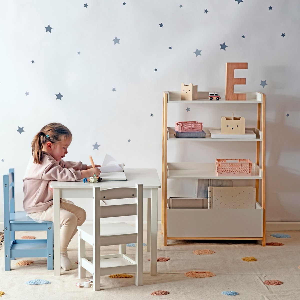 FORM DESIGN - Pack Kids 1 Mesa 2 sillas Olivia Blanco Form