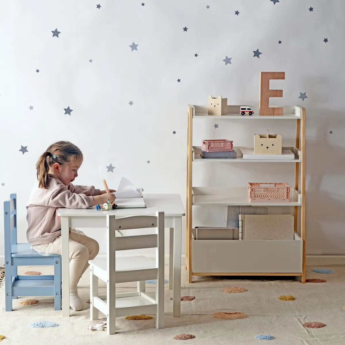 FORM DESIGN - Pack Kids 1 Mesa 2 sillas Olivia Blanco/Celeste Form