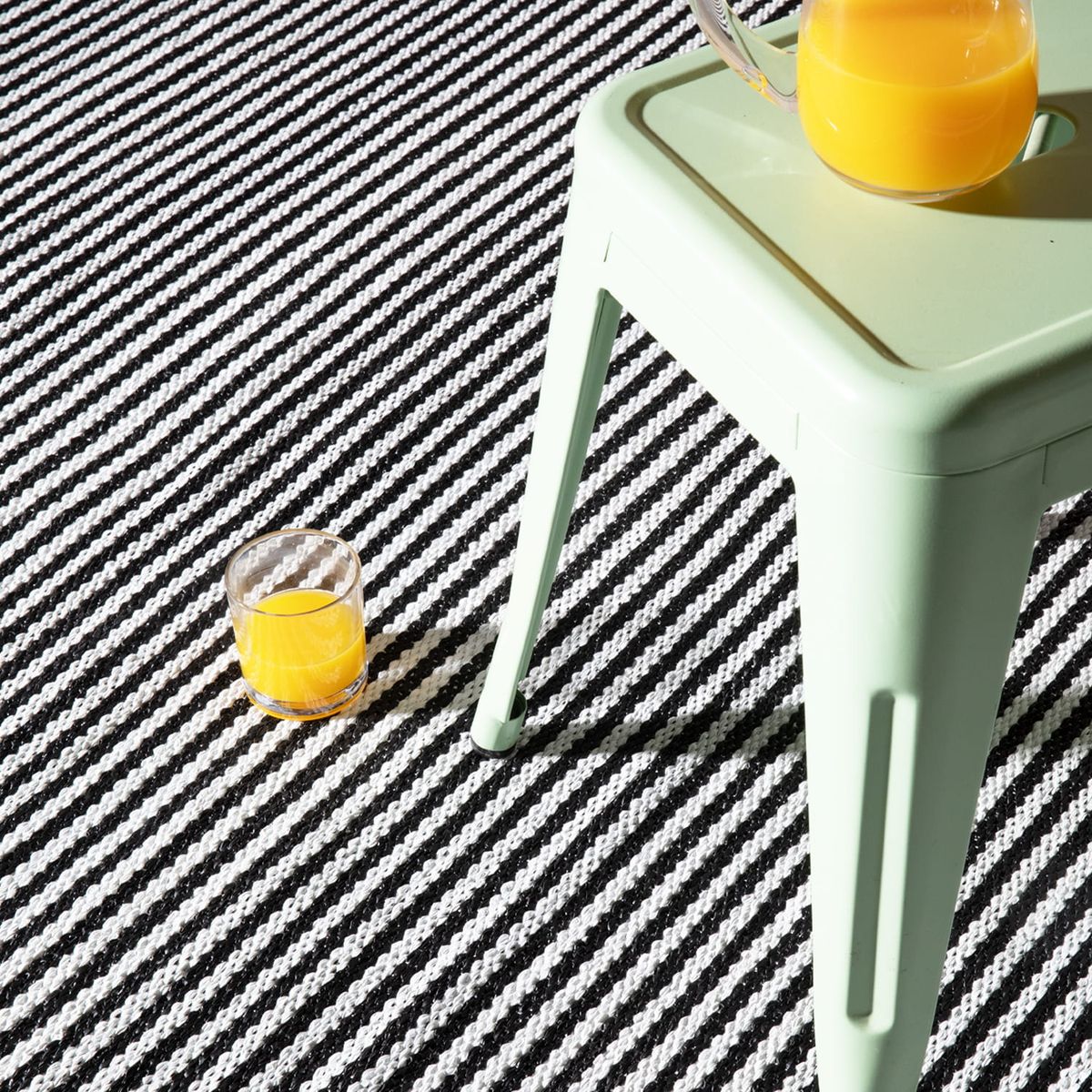 FORM DESIGN - Alfombra Exterior Mallorca 170x240 Bco/Negro Form