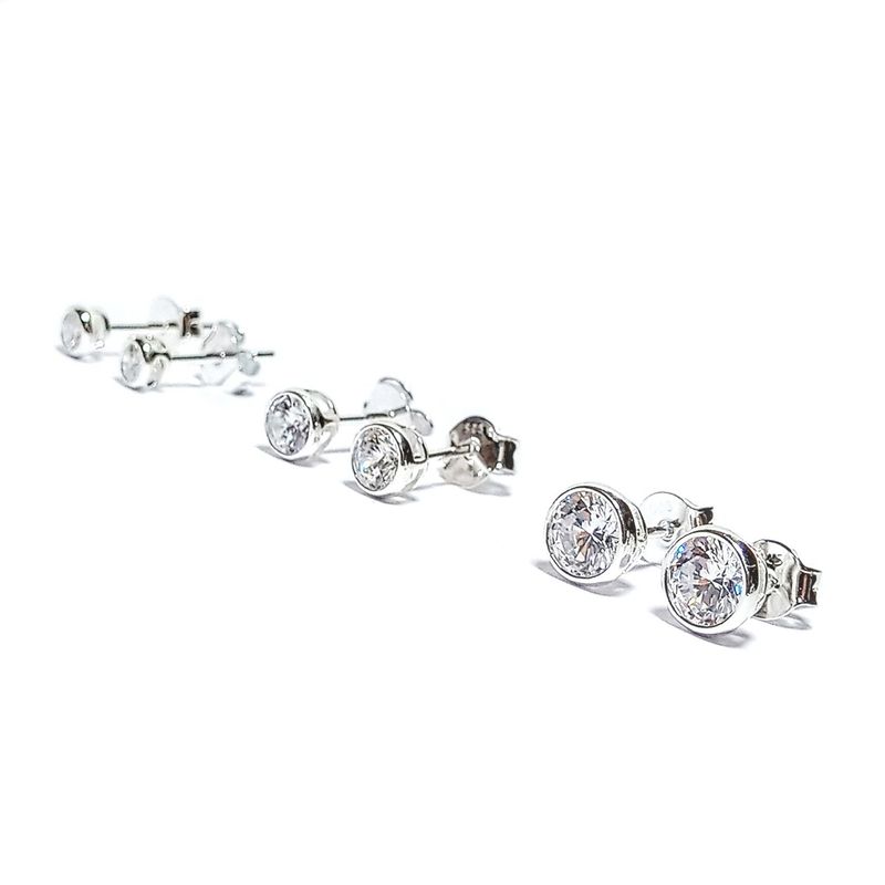 ANDREA COGGIOLA JOYAS - Aros Circón Solitario Redondo Plata Fina 925