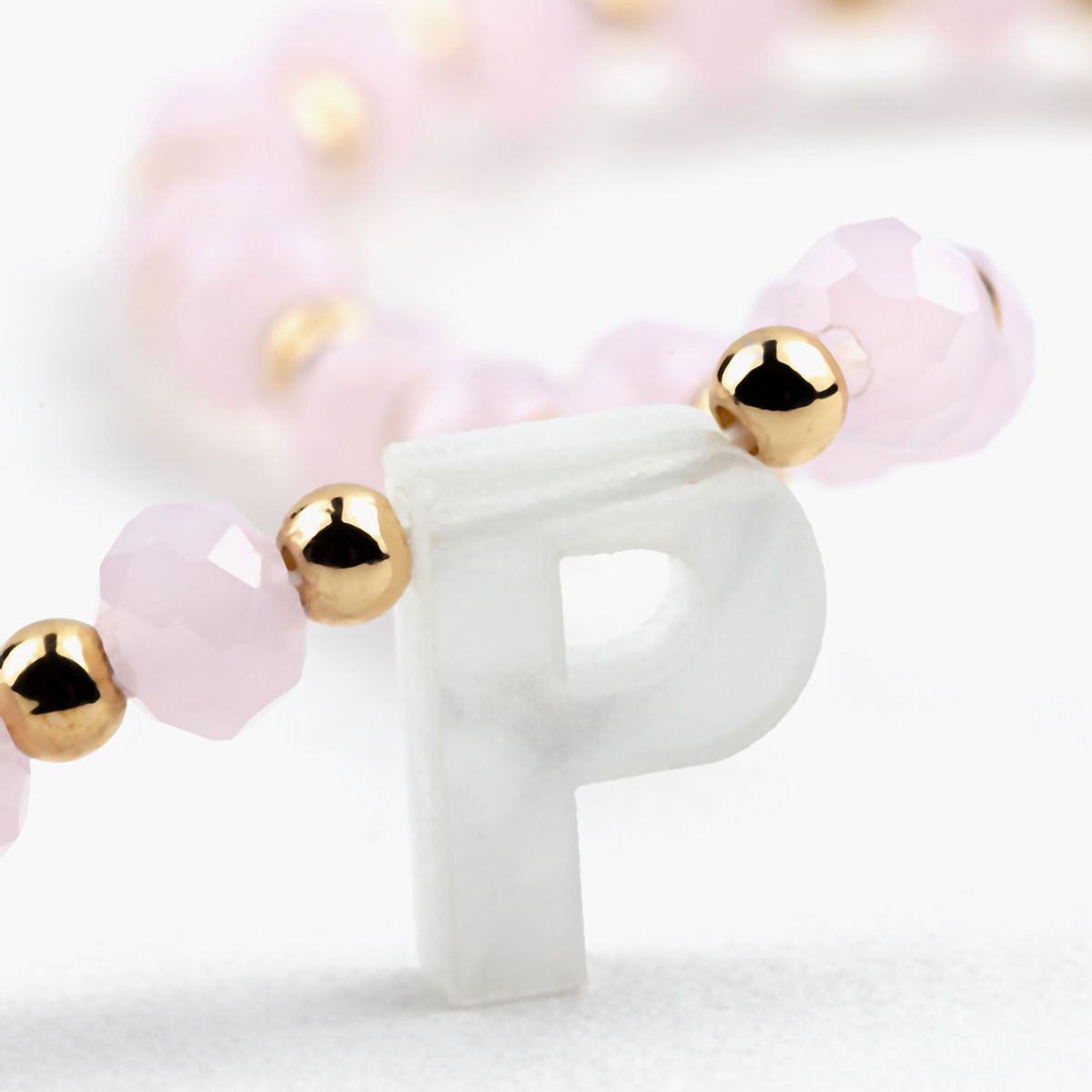 LOUNGE - Collar Mostacillas Letra Nácar P Rosado LOUNGE