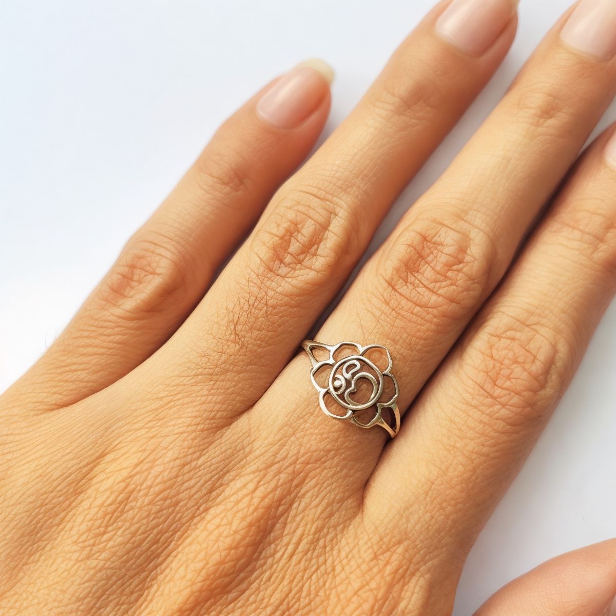 COGGIOLA - Anillo Flor De Loto Ohm Plata Fina 925