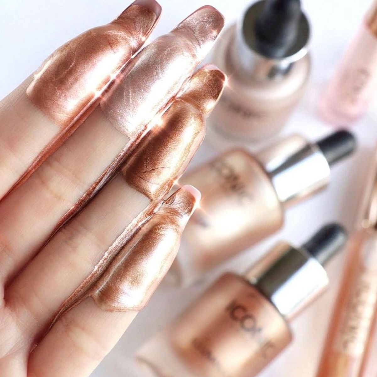 ICONIC LONDON - ICONIC LONDON Iluminador Blush