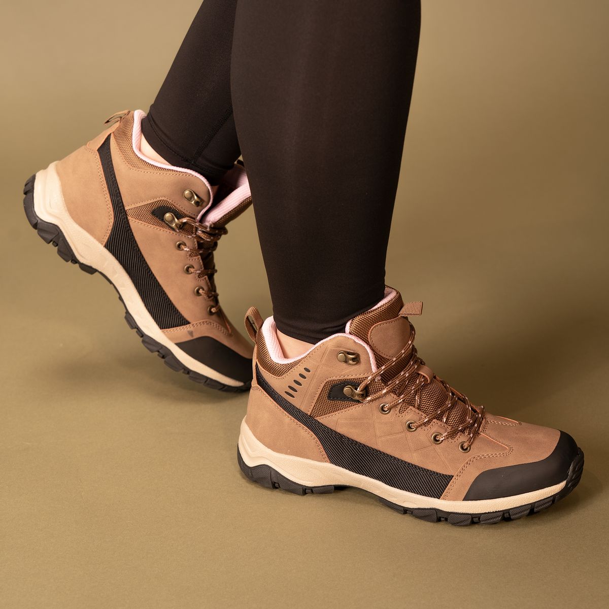 CARBIN - Bototo Mujer Camel Monguí Carbin