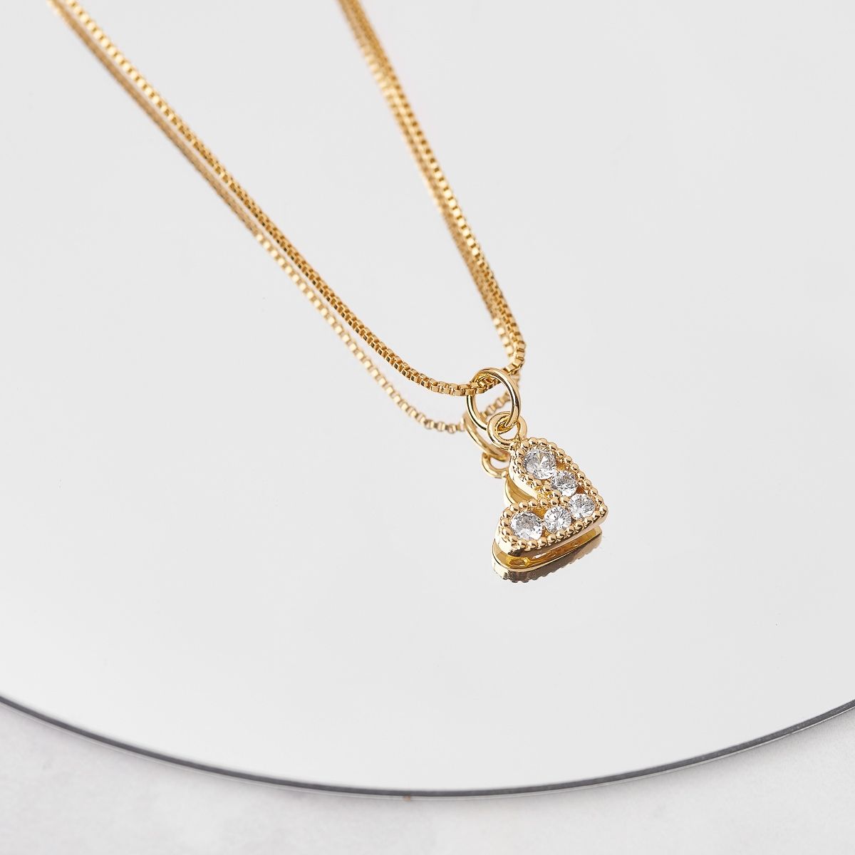 BY LAS CAYETANAS - Collar Corazón gold con microcristales blancos