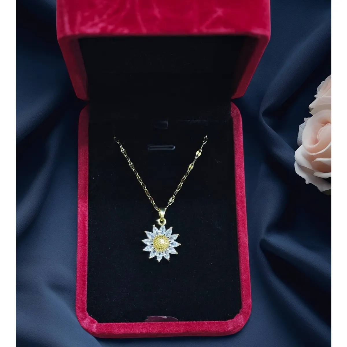 ZG JOYAS - Collar Flor Girasol Con Cristales Circón Galvanizado En Oro 14k