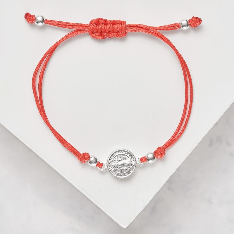 BY LAS CAYETANAS - Pulsera ajustable de hilo San Benito en Plata 925 para bebe