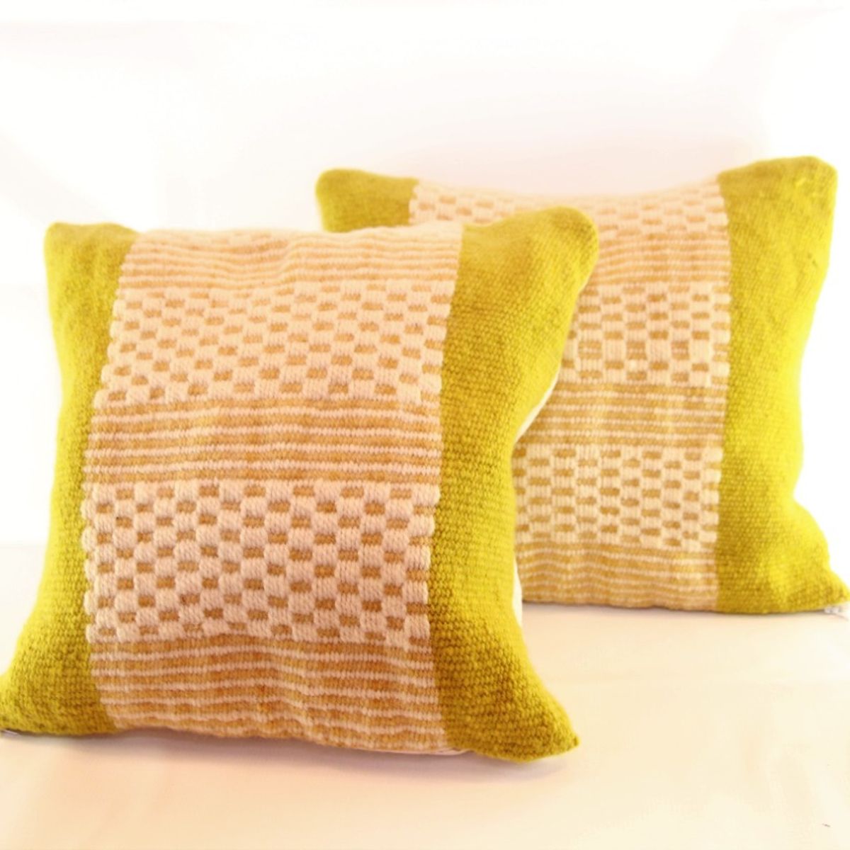 ALDEA ARTESANAL - Par de Cojines en lana de oveja verde gris crema y lineas verde