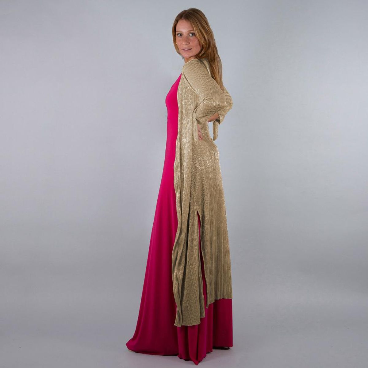MARIA PASKARO - Tapado Kimono Largo Verona Dorado Claro Plisado Metalizado Maria Paskaro - Dorado