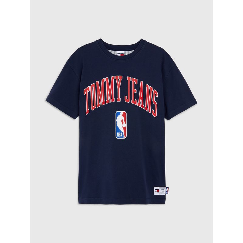 TOMMY HILFIGER - Polera Tjm & Nba Logo Azul Tommy Jeans.