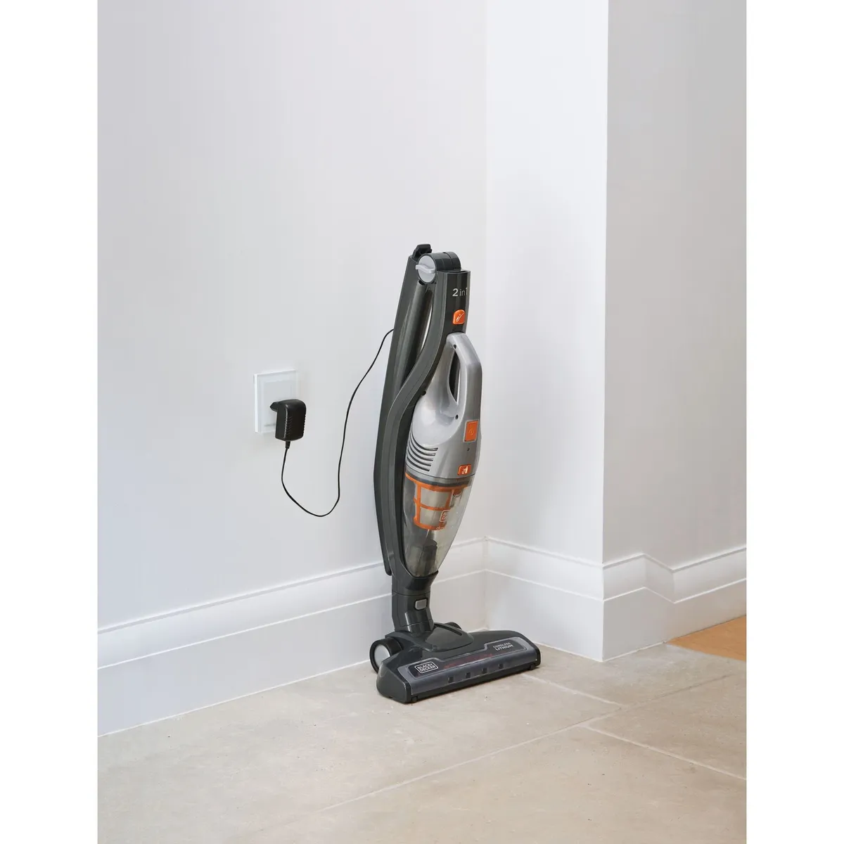 BLACK+DECKER - Aspiradora vertical 2 en 1 BLACK+DECKER HSVB420J-B2C