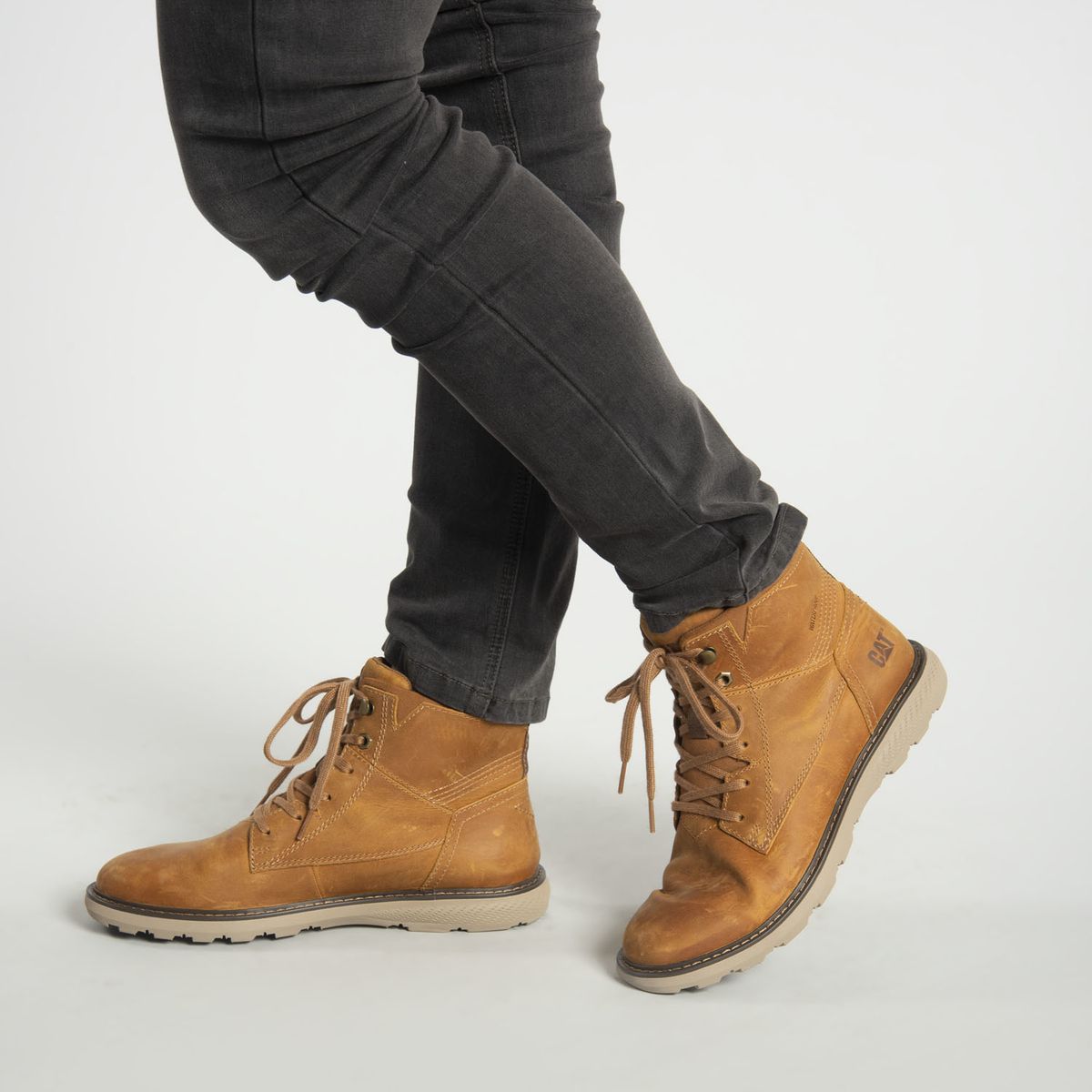 CAT - Botín Hombre Renovate WP Café Oscuro CAT