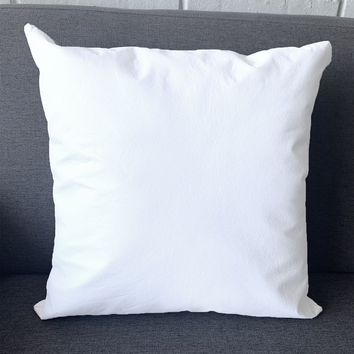 ELIZABETH PEPER - Cojin Decorativo EcoCuero Blanco 50x50 Relleno.