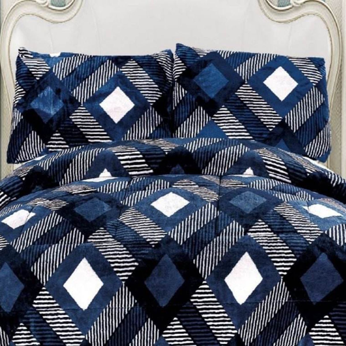 GENERICO - COBERTOR SUPER KING CON DISEÑO QUITA FRIO CON CHIPORRO Y PLUSH 250X270