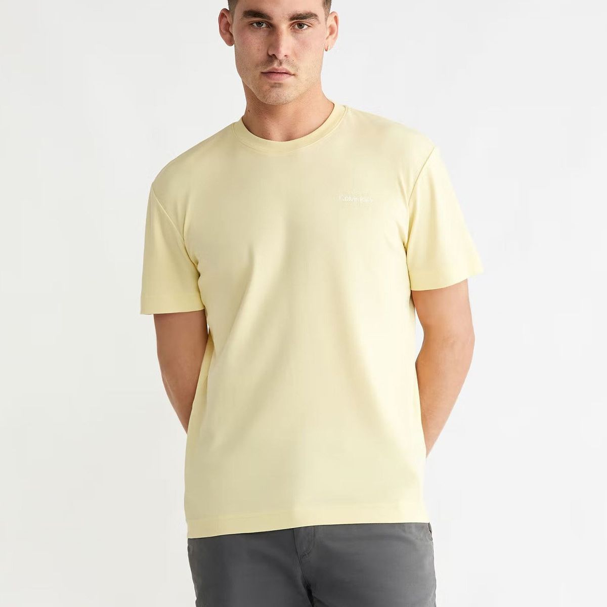 CALVIN KLEIN - Polera Micro Logo Amarillo Calvin Klein