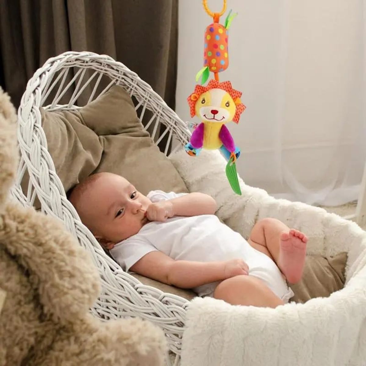 GENERICO - JUGUETE SONAJERO CON MORDEDOR LEON PARA BEBE