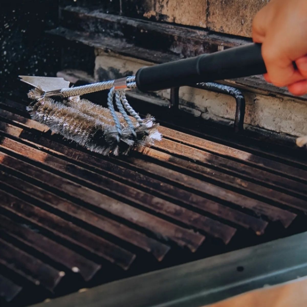 BLACKHAND - Escobilla de acero limpiadora para parrilla