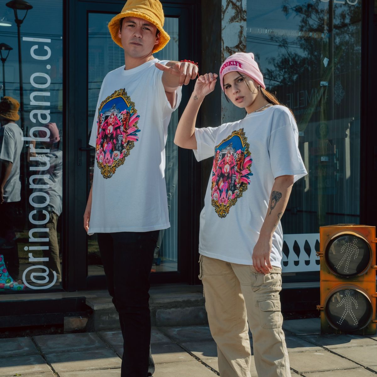 RINCON URBANO - Polera IVI QUEEN Serigrafia