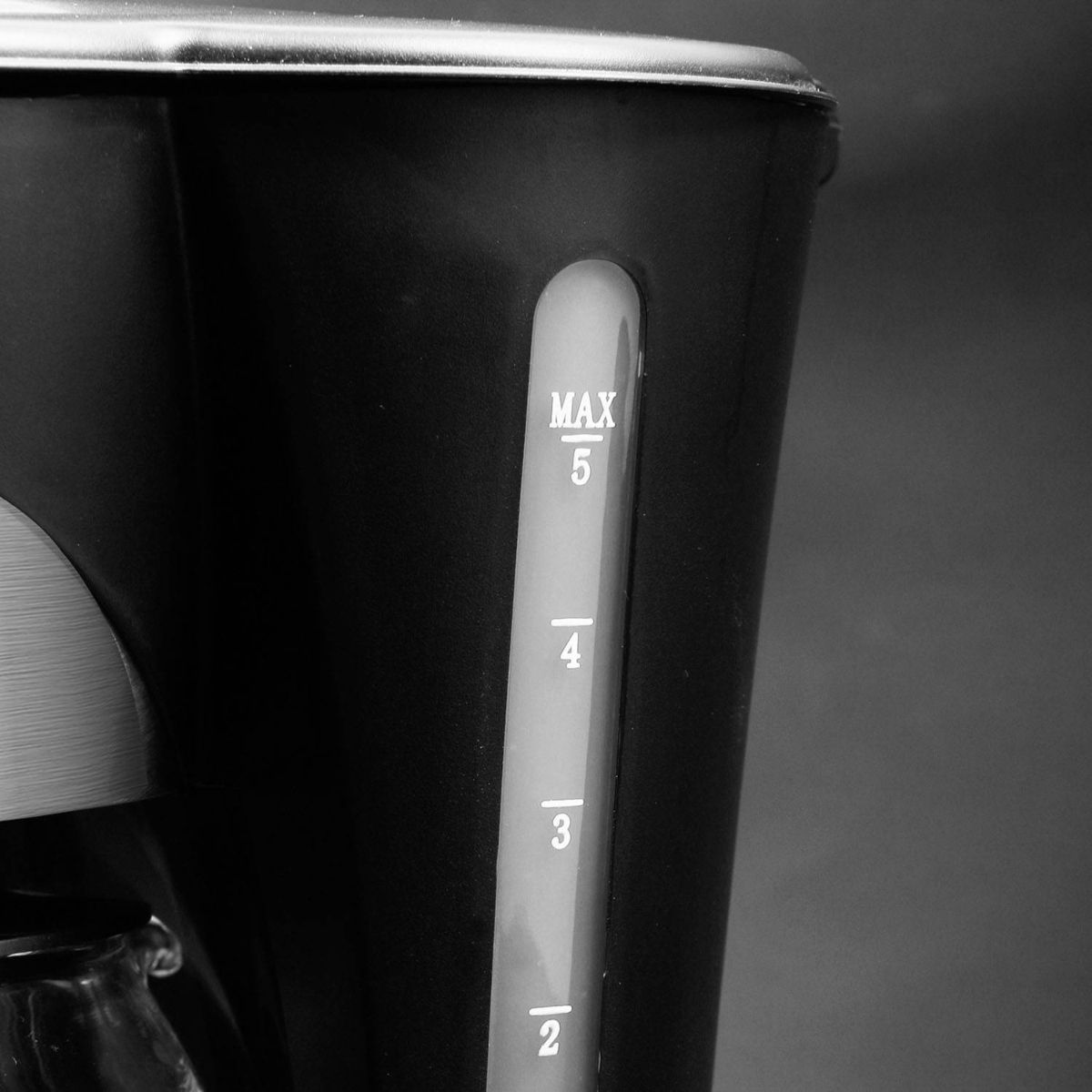 THOMAS - CAFETERA SEMI AUTOMATICA NEGRA Y PLATEDATH-130 THOMAS