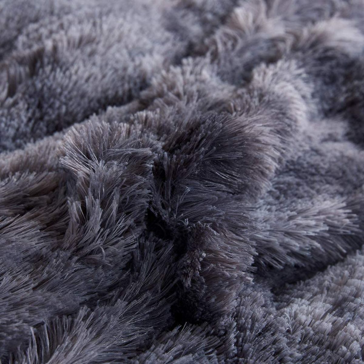 GENERICO - PLUMON PELUDITO CON CHIPORRO KING CUBRE FRIO NEGRO JASPEADO