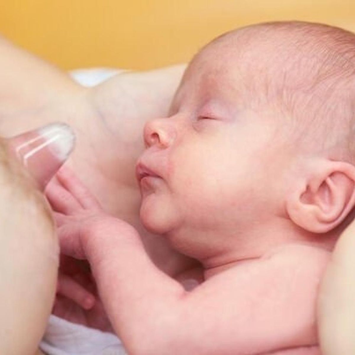 MEDELA - Pezonera De Lactancia Medela Incluye Capsula - Blanco - Talla M 20 mm