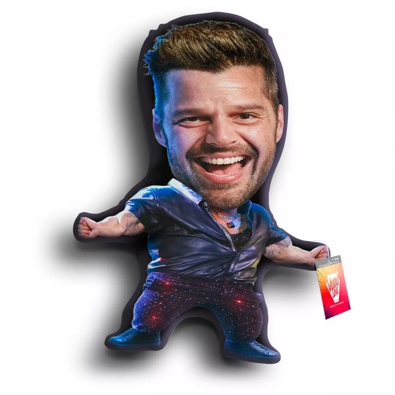 VUDU LOVE - Cojín Peluche Ricky Martin Chiquito 40x30cm Vudú Love