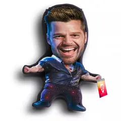 VUDU LOVE - Cojín Peluche Ricky Martin Chiquito 40x30cm Vudú Love