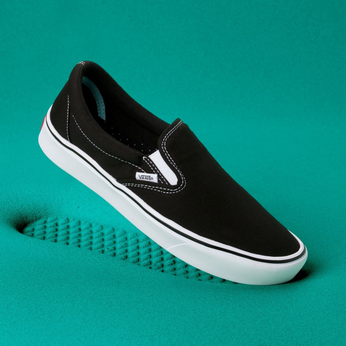 VANS - Zapatilla Unisex Comfycush Slip-On Black VANS