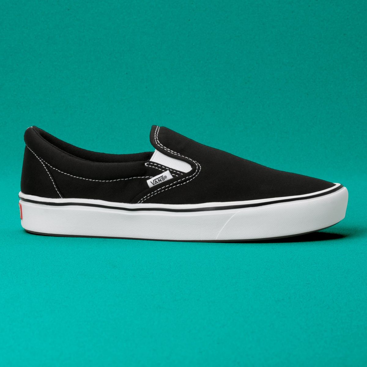 VANS - Zapatilla Unisex Comfycush Slip-On Black VANS