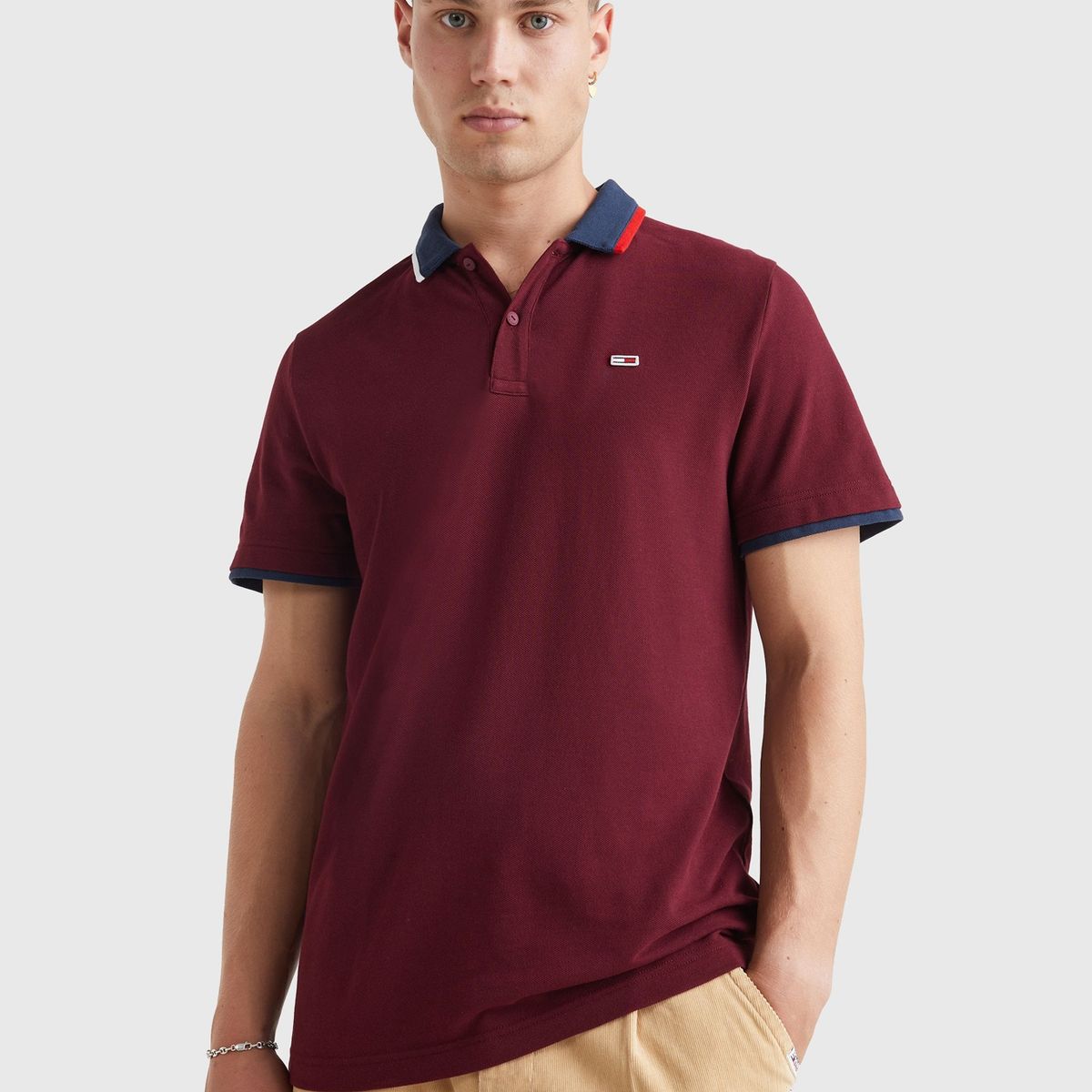 TOMMY HILFIGER - Polo Flag Logo Regular Fit Burdeos Tommy Jeans