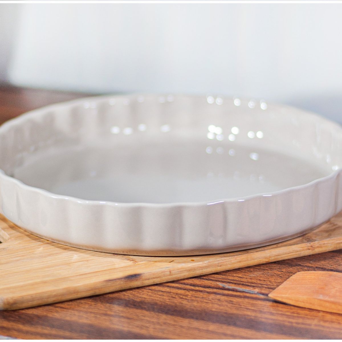 GENERICO - Fuente de Cerámica p/horno tipo Gres - REDONDA 28 cm. Beige