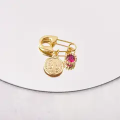 BY LAS CAYETANAS - Ganchito de protección bañado en Oro 18k San Benito cristal redondo