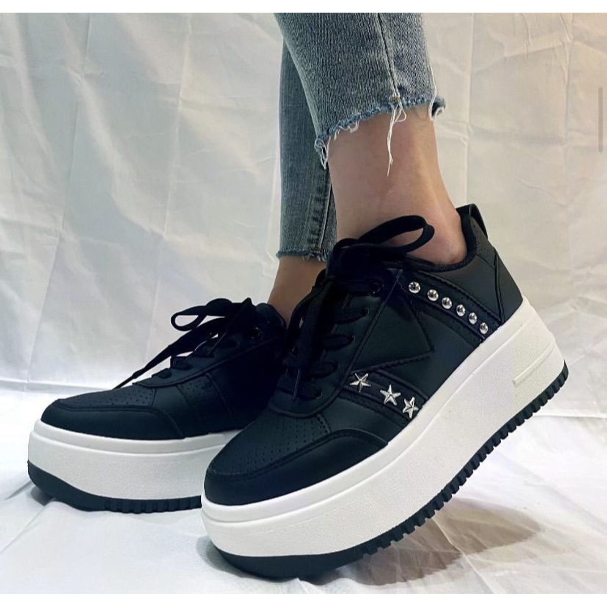 GENERICO - Zapatillas negras con tachas