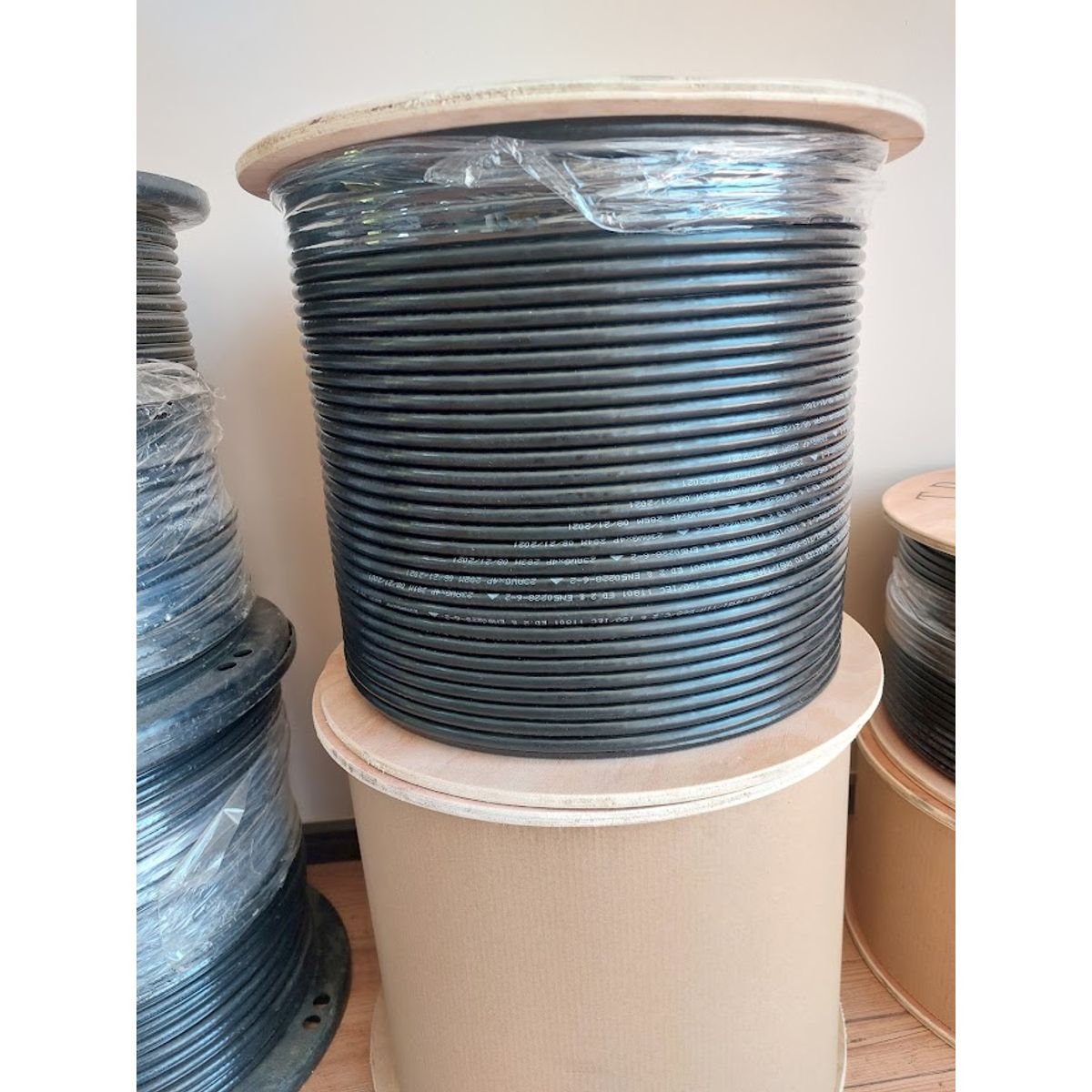 GENERICO - Cable F/UTP Cat6 Exterior Cobre Doble Chaqueta Negro caja x 305 mts