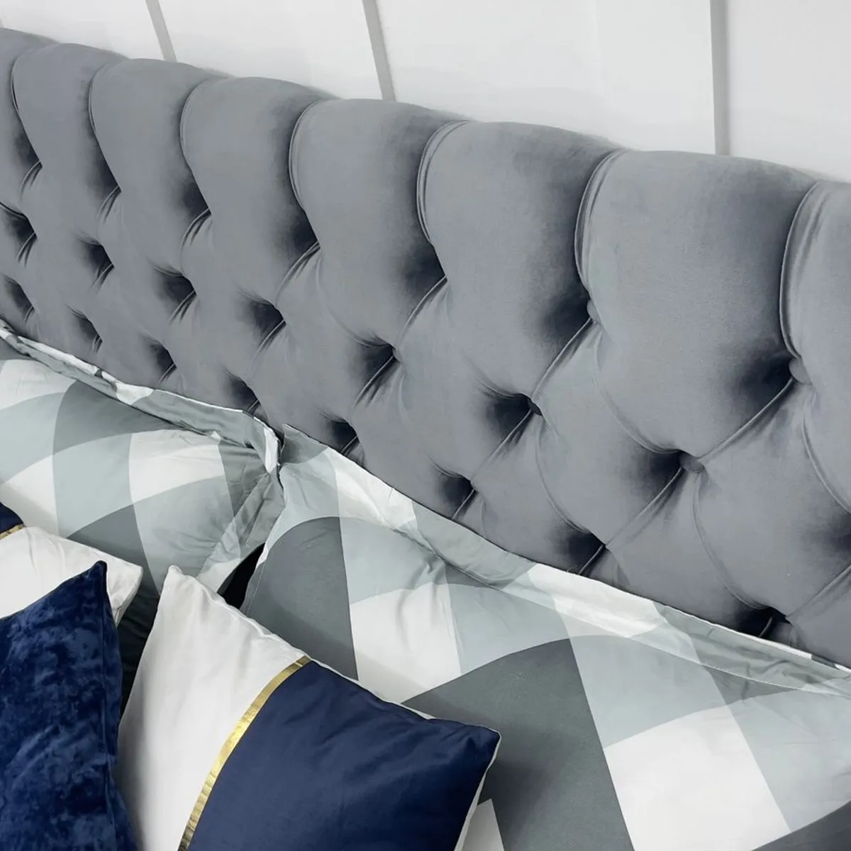 GENERICO - Respaldo para Cama 2 plazas Capitone Felpa Gris