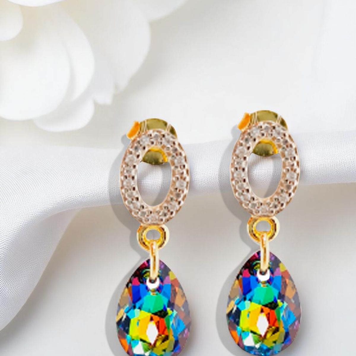 JOYAS MONTERO - Aros Gota de Luz Gold 24K  creado con cristales de Swarovski® Vitral Medium