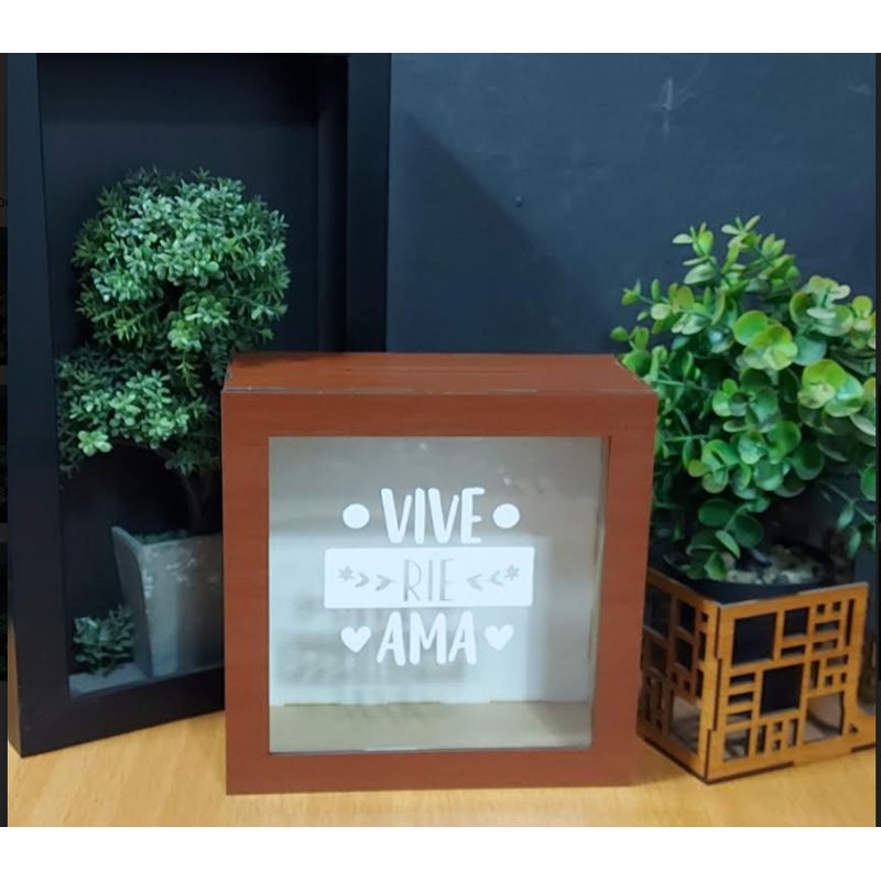 GENERICO - Alcancía De Madera 19x19x9cm Vive Rie Ama